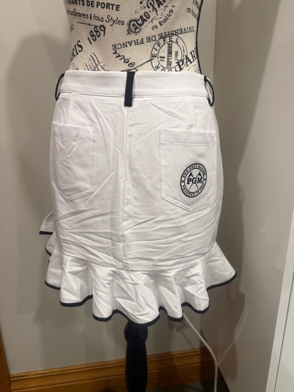 White Ruffle Golf Skort - Pro Golf Master - Picture 5 of 8